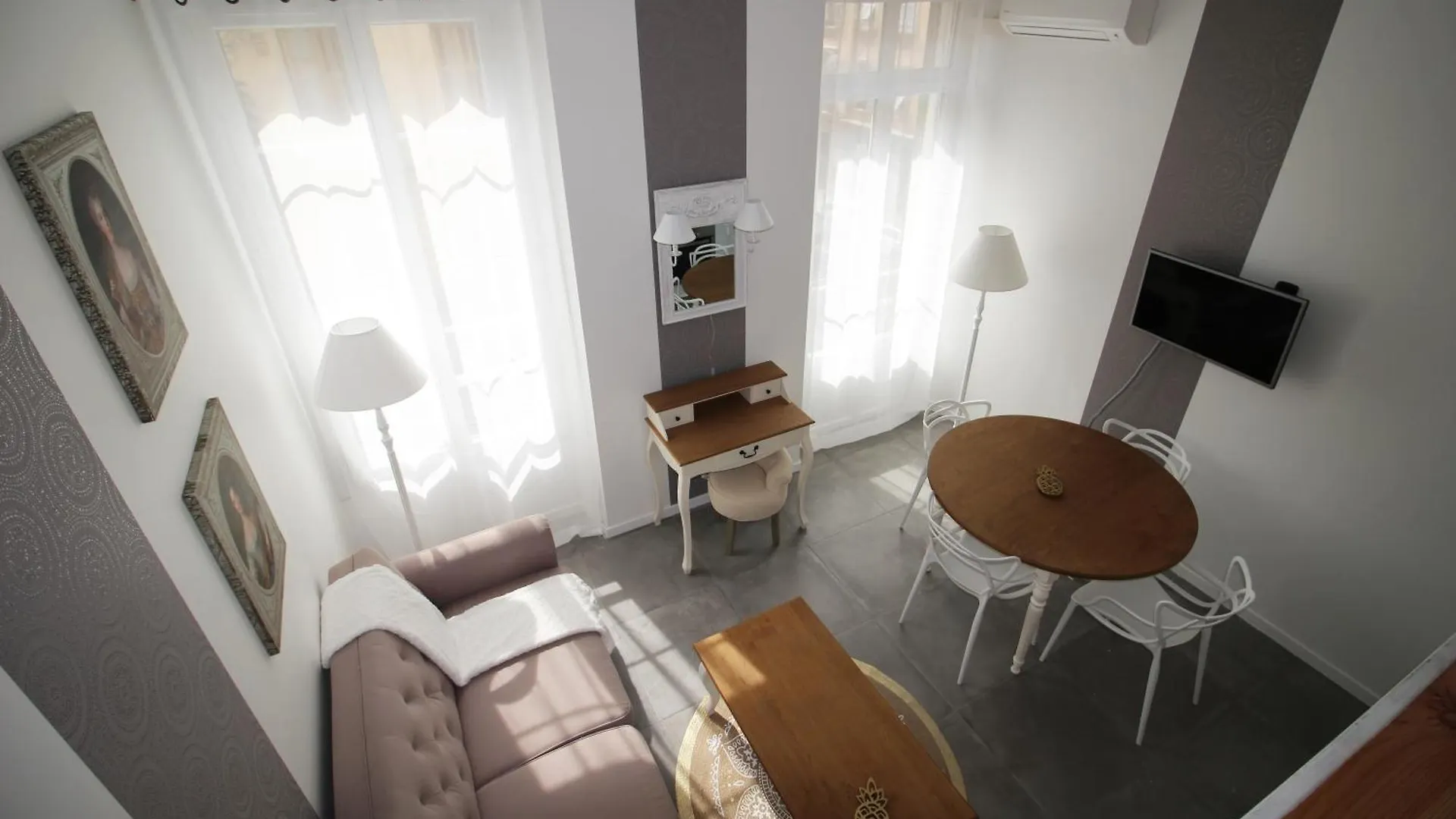 Gioffredo Nizza 0*,  Francia